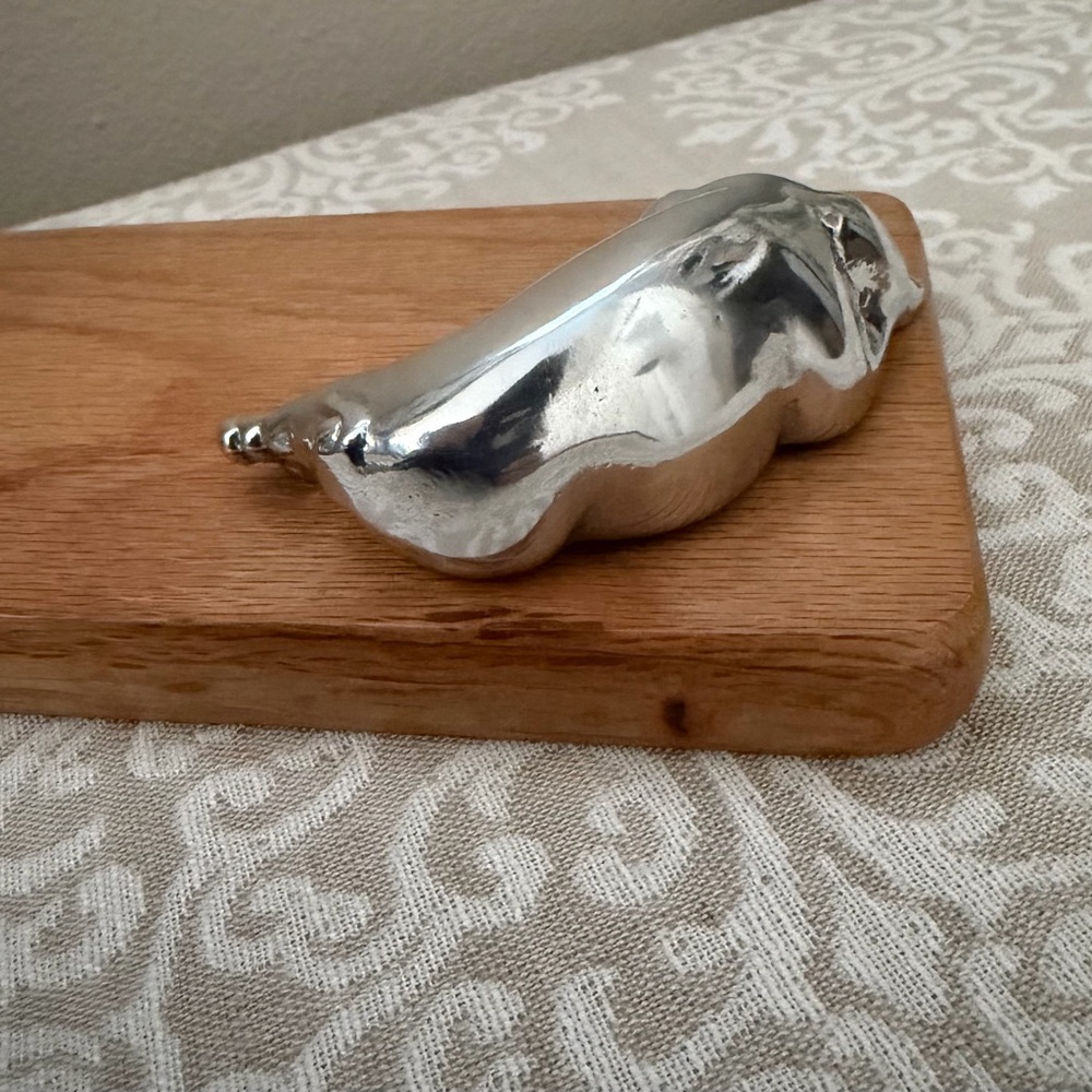 Silver Pig Cheeseboard - Picture 4 of 9